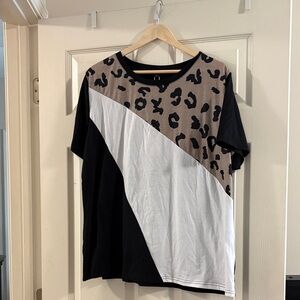 NWT! Color block top.
